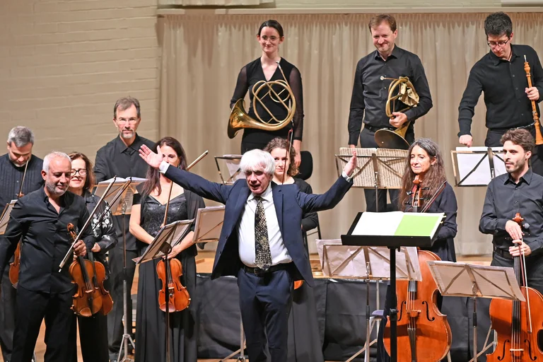 Projekt »Haydn2032«: Einspielung und Aufführung sämtlicher Haydn-Sinfonien bis zu Haydns 300. Geburtstag im Jahr 2032.