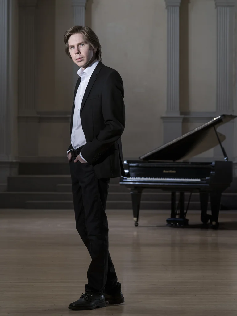 Juho Pohjonen, Klavier