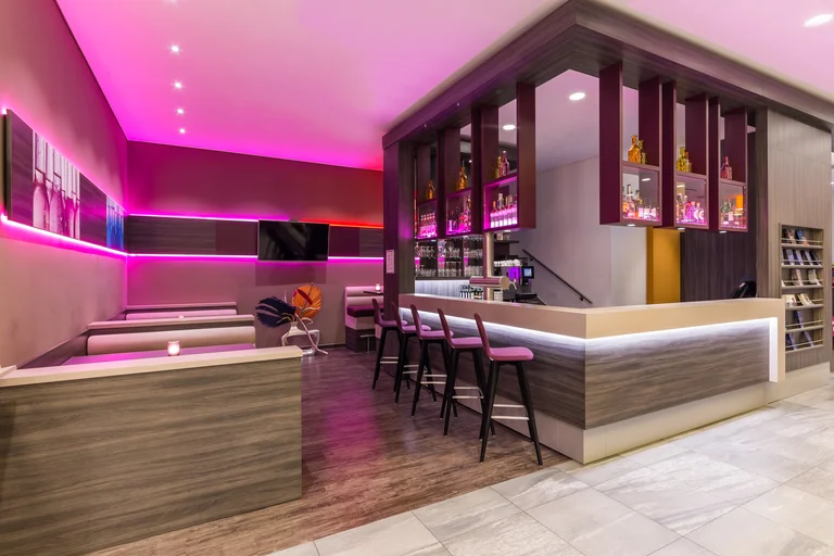 Bar vom Hotel Park Inn by Radisson Neumarkt