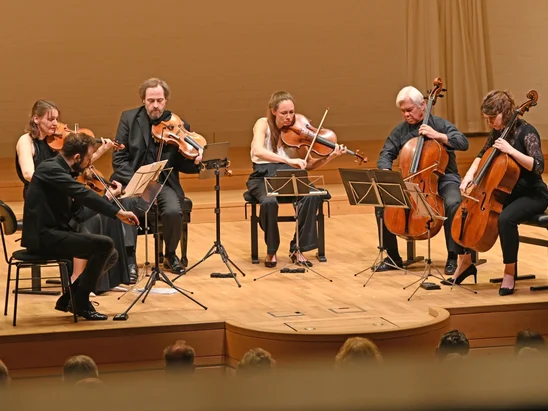 Arnold Schönberg, Streichsextett op. 4 »Verklärte Nacht«: Ilya Gringolts, Violine – Franziska Hölscher, Violine – Gregor Sigl, Viola – Lily Francis, Viola – Clemens Hagen, Violoncello – Julia Hagen, Violoncello
