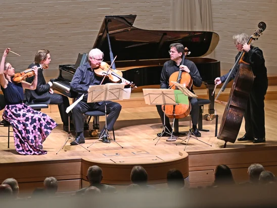 Franz Schubert, Forellenquintett A-Dur: Esther Hoppe, Violine – Lars Anders Tomter, Viola – Christian Poltéra, Violoncello – Janne Saksala, Kontrabass – Juho Pohjonen, Klavier