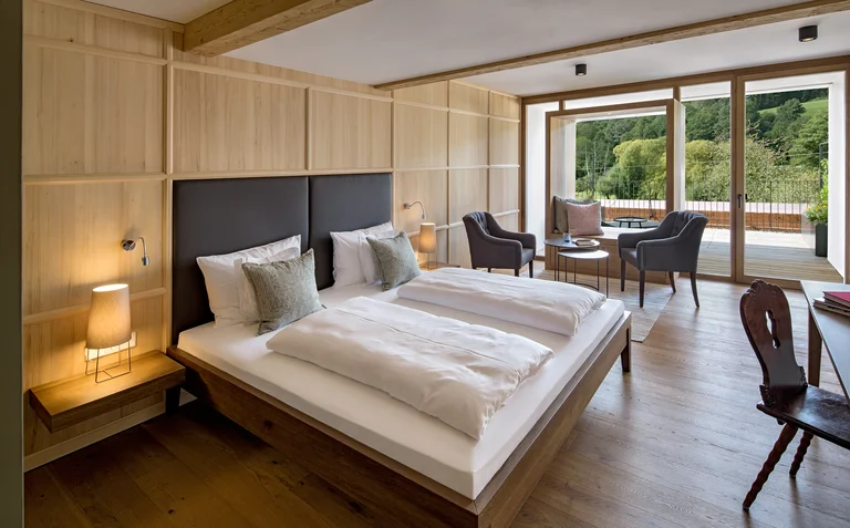 Hotelzimmer mit Doppelbett vom Hotel Winkler