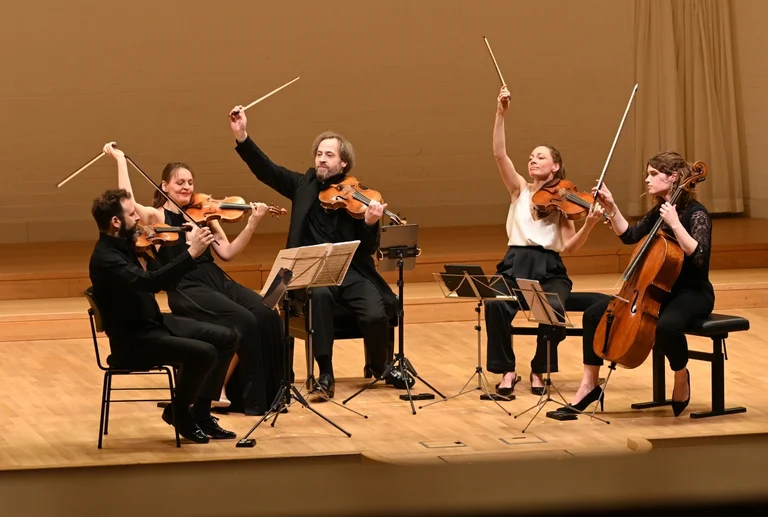 Johannes Brahms, Streichquintett Nr. 1 F-Dur op. 88: Ilya Gringolts, Violine – Franziska Hölscher, Violine – Gregor Sigl, Viola – Lily Francis, Viola – Julia Hagen, Violoncello