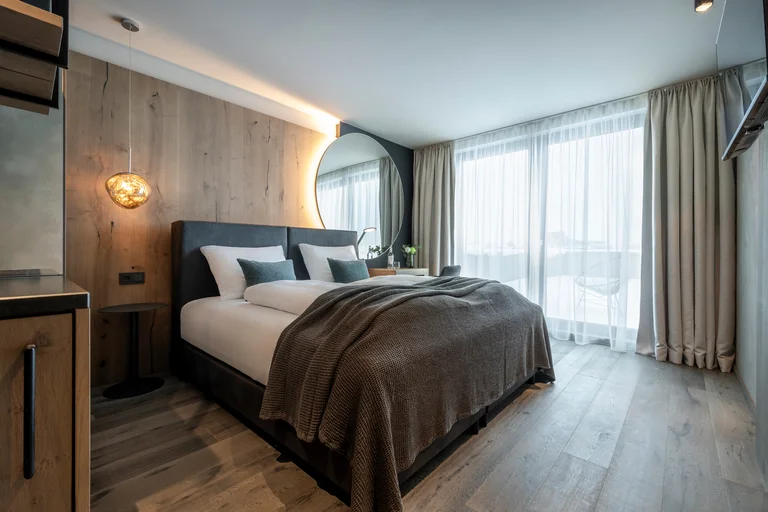 Hotelzimmer mit Doppelbett vom Hotel Wittmanns