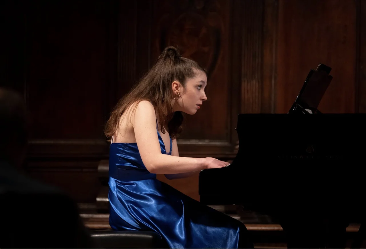 Martina Consonni, Klavier