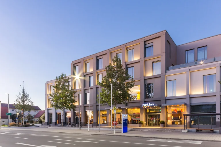 Aussenansicht vom Hotel Park Inn by Radisson Neumarkt