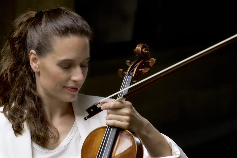 Esther Hoppe, Violine