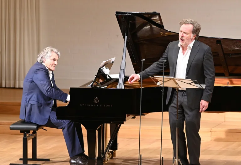 »Kaum ein Sänger-Pianisten-Duo wird so hochgeschätzt wie Christian Gerhaher und Gerold Huber.« /BR-Klassik